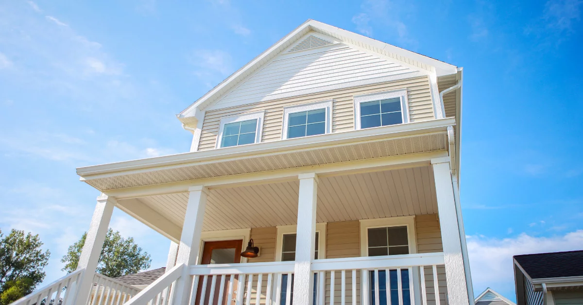 How to Remove Stain from Vinyl Siding