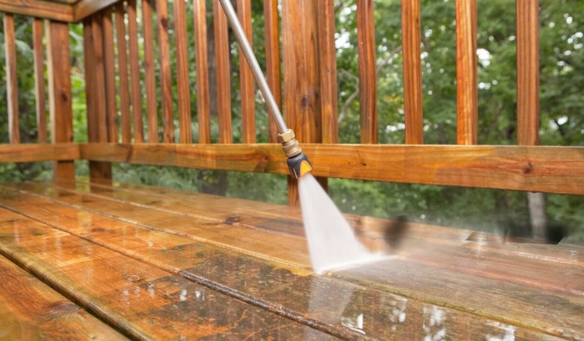 Deck Power Washing in Peconic