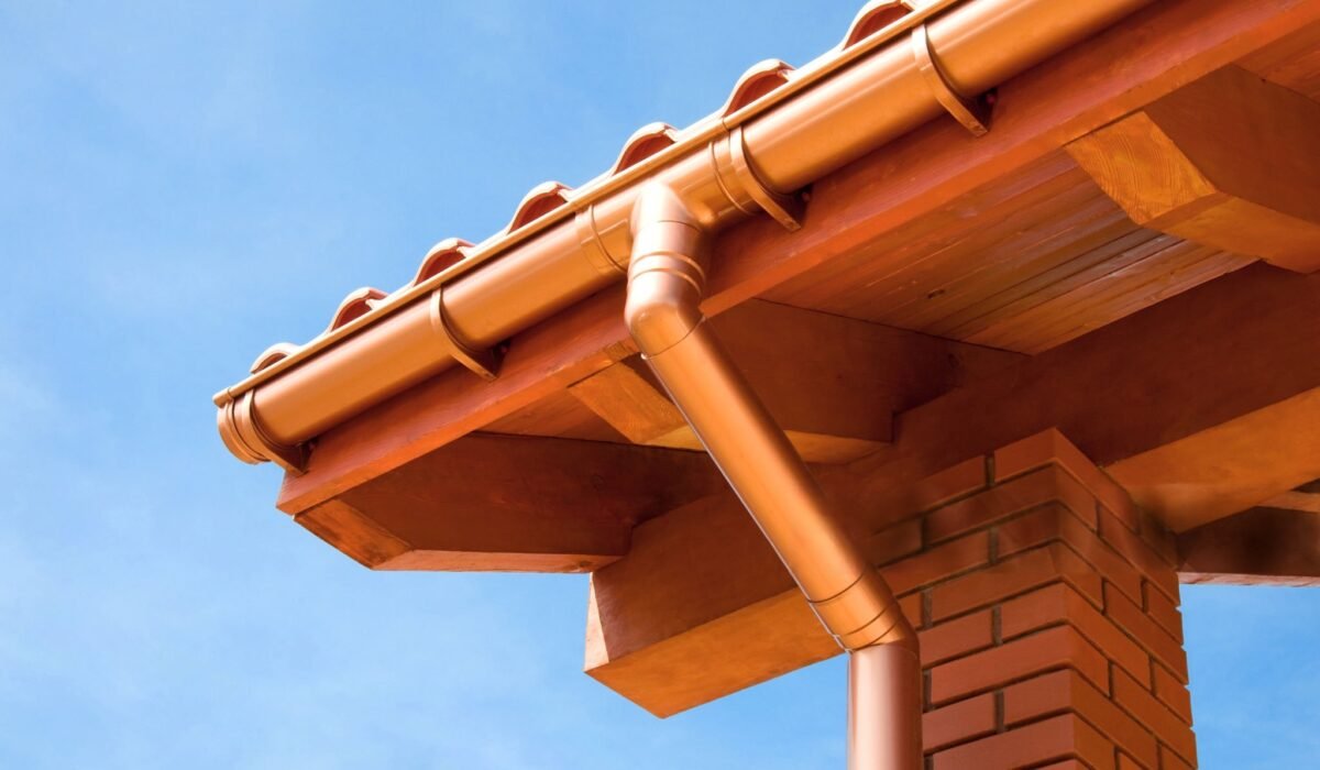 Why Gutters Still Overflow After Cleaning on Long Island